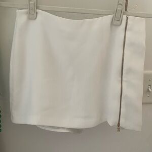 Amanda Uprichard white mini skort w/ zipper - Size M